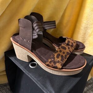 size 10 small heals, super comfy! Pierre Dumas brand